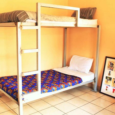 Хостел Urban Backpackers Йоханнесбург Экстерьер фото